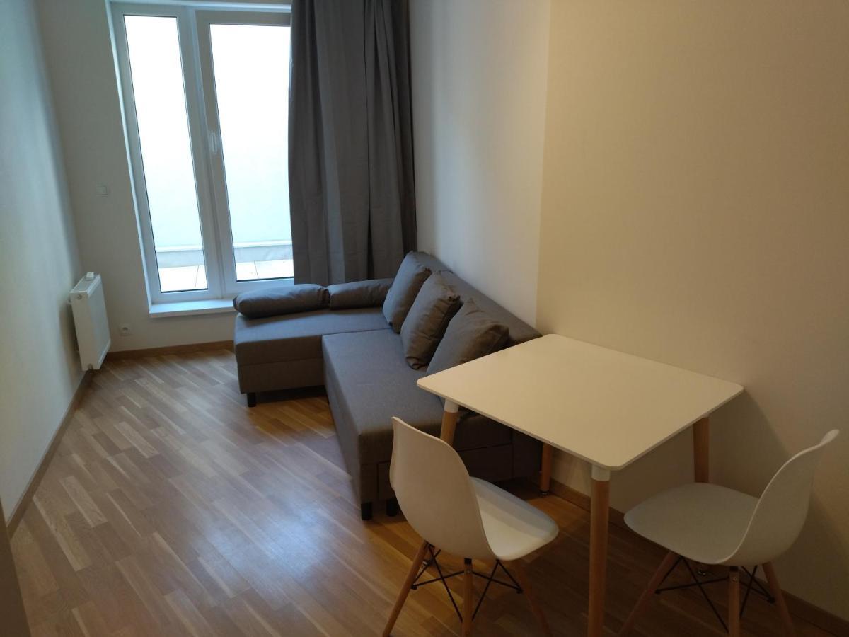 Brand New Two Room Apartment #34 With Free Secure Parking In The Center Praga Exterior foto